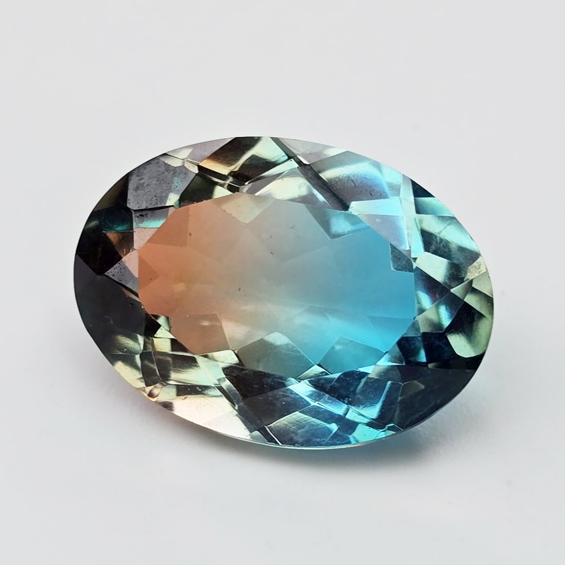12.19 Ct "Beautiful"Aqua Terra Costa Doublet Quartz: Gemstones: Natural Quartz /Carat Weights: 12.19 ct /Size or Dimensions: 18 X 13 X 8.50 mm Approx /Treatment: Doublet QuartzThis beautiful gemstone is crafted from two layers of natural quartz, forming
