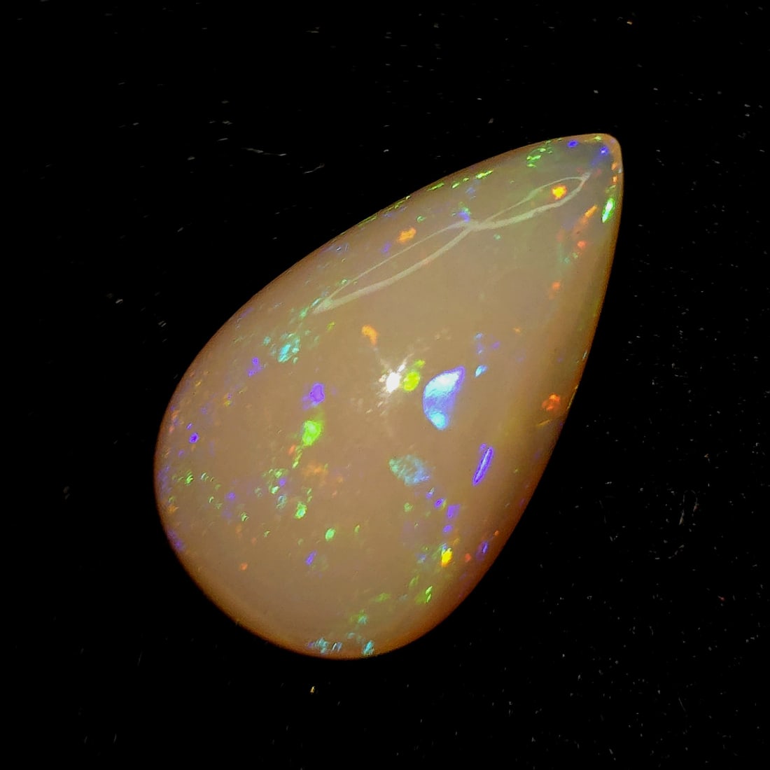 8.50 Ct "Play of Colors" Natural Ethiopian Fire Opal: Gemstones: Natural Fire Opal /Carat Weights: 8.50 ct /Size or Dimensions: 20.50 X 12 X 8.15 mm /Treatment: No