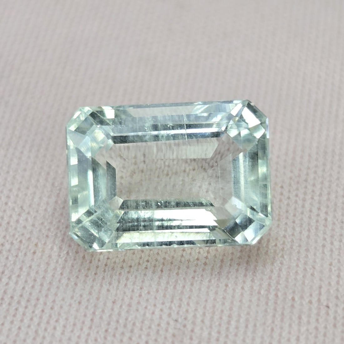 6.88 ct Natural Aquamarine (1 of 4)