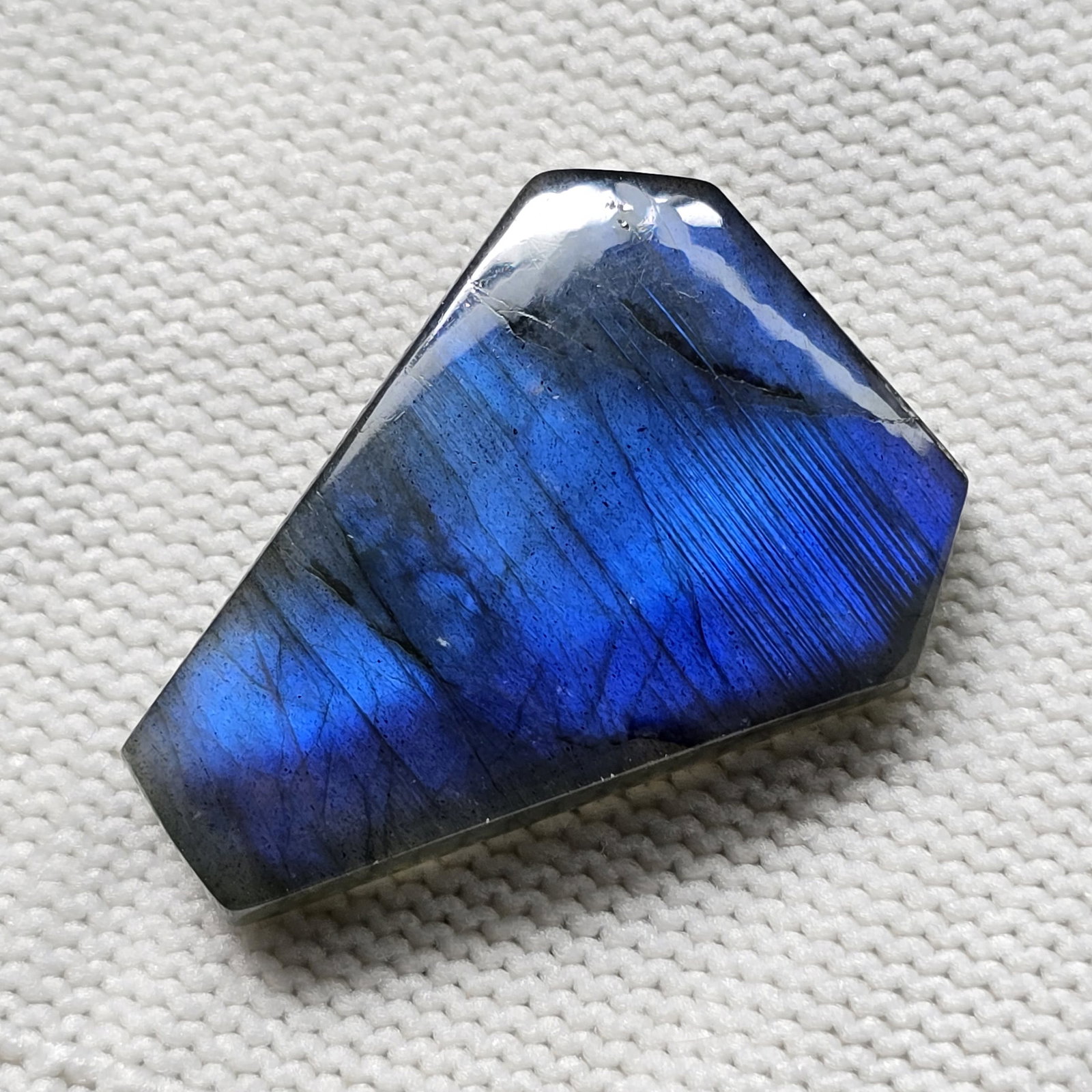 38.70 Ct Natural Blue Flash Labradorite (1 of 3)