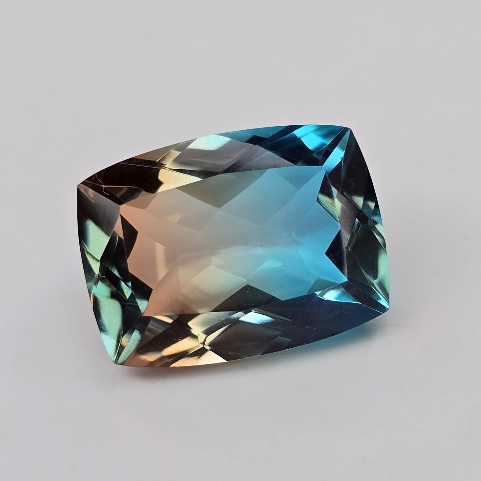 10.39 Ct "Beautiful"Aqua Terra Costa Doublet Quartz (1 of 3)