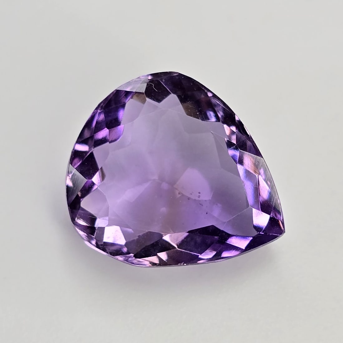 5.73 ct "Top Quality" Natural Deep Purple African Amethyst: Gemstones: Natural African Amethyst / Carat Weights: 5.73 ct / Size or Dimensions: 13 X 11 X 6.50 mm / Origin : Africa