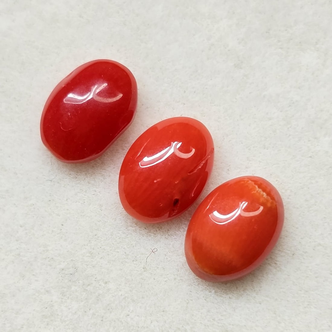 1.88 ct Natural Red Coral Oval Set: Gemstones: Natural Red Coral /Carat Weights: 1.88 ct /Size or Dimensions: 7 X 5 mm