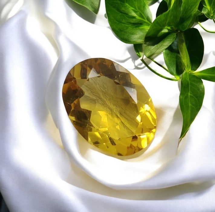 4.91 Ct "AAA Grade" Natural Citrine: Gemstones: Natural Citrine /Carat Weights: 4.91 Ct /Size or Dimensions: 13.69 X 10.25 X 5.87 mm Approx