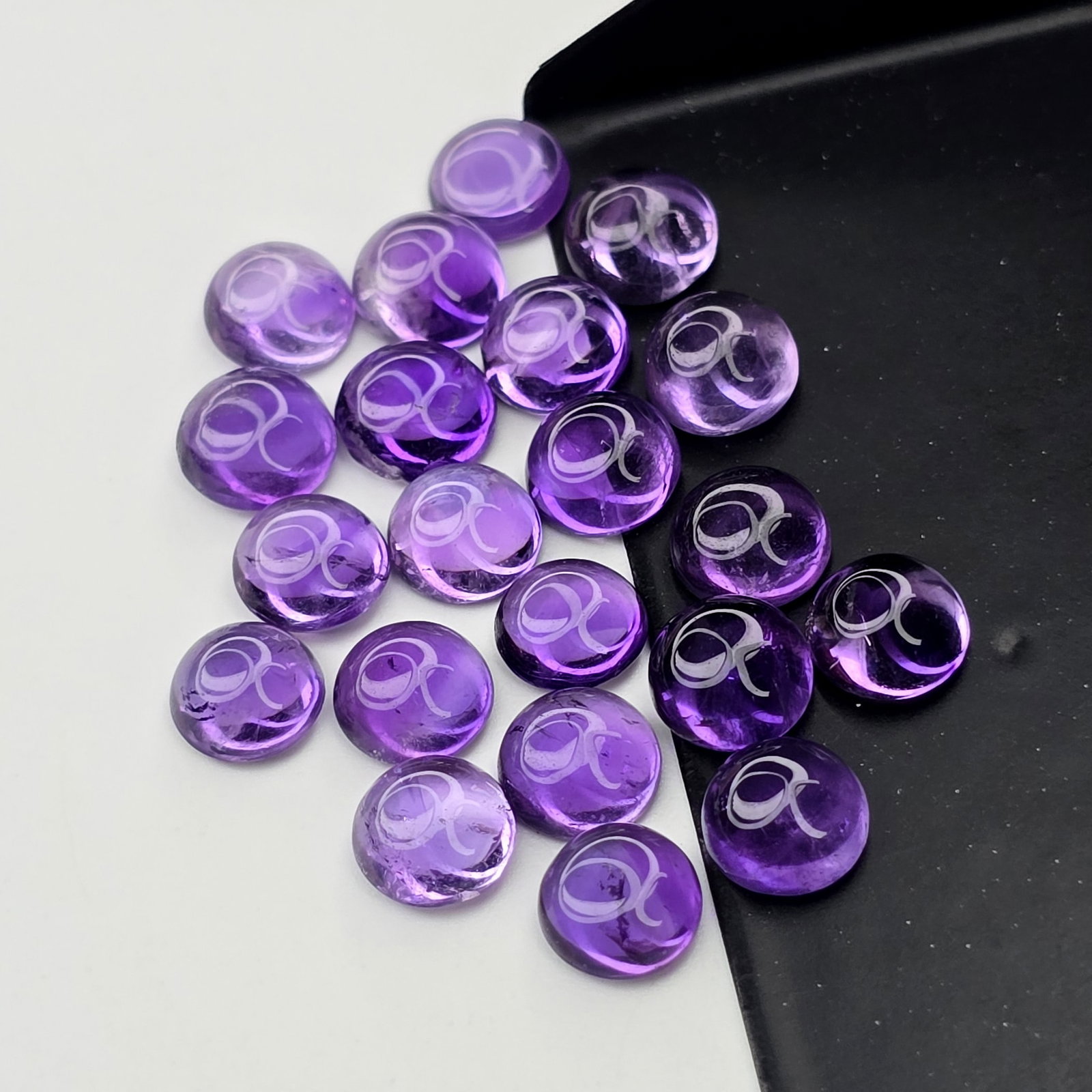 17.73 ct Natural Amethyst Round Set: Gemstones: Natural Amethyst /Carat Weights: 17.73 ct /Size or Dimensions: 6 X 6 mm /Origin : Africa
