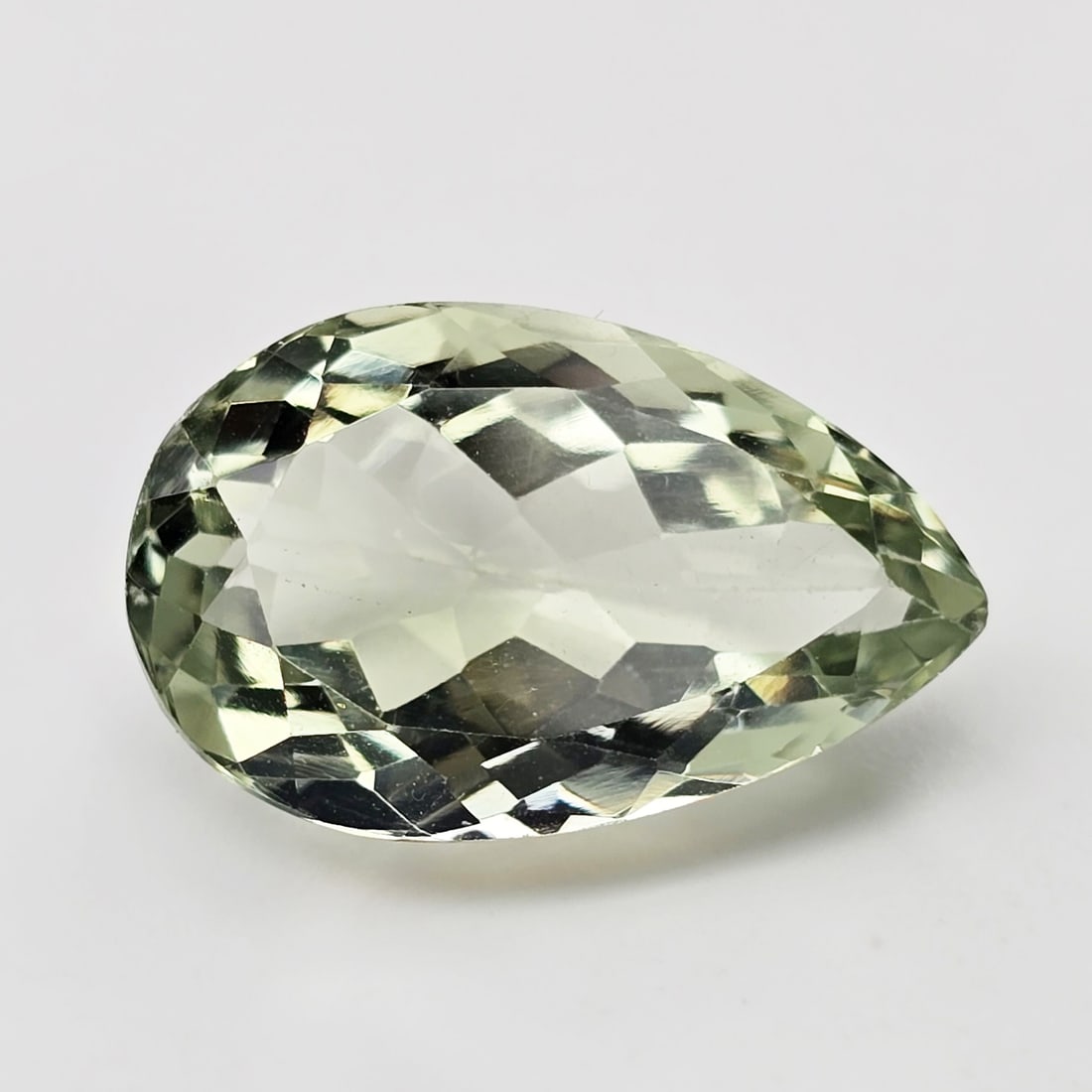 6.80 Ct "Top Quality" Natural Green Amethyst: Gemstones: Natural Green Amethyst /Carat Weights: 6.80 Ct /Size or Dimensions: 16.30 X 10.30 X 7.15 mm / Treatment: Heated