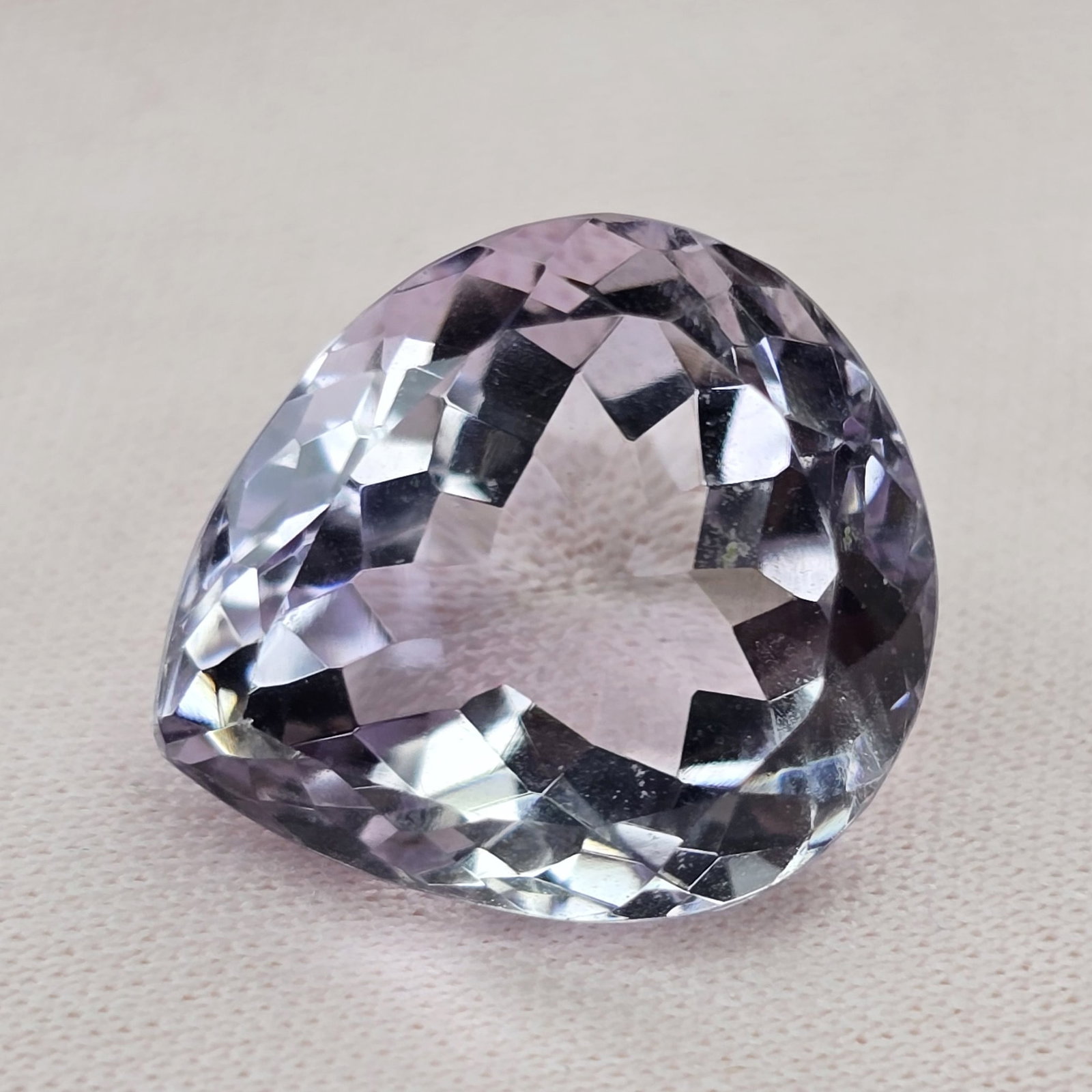 13.31 ct "Top Quality" Brazilian Natural Pink Amethyst: Gemstones: Natural Brazil Amethyst /Carat Weights: 13.31 ct /Size or Dimensions: 16.30 X 14.30 X 10 mm /Origin : Brazil