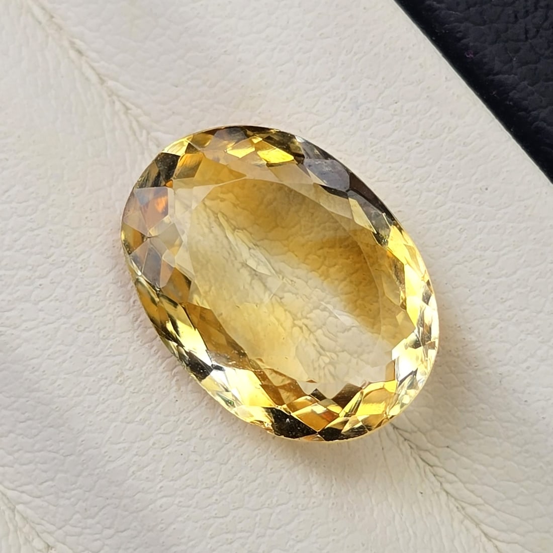 4.39 Ct Natural Citrine: Gemstones: Natural Citrine /Carat Weights: 4.39 Ct /Size or Dimensions: 13.30 X 10 X 5.20 mm Approx