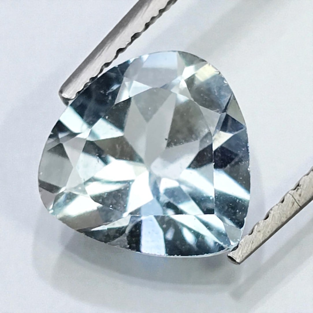 2.32 ct Natural Blue Topaz: Gemstones: Natural Blue Topaz /Carat Weights: 2.32 ct /Size or Dimensions: 8.80 X 8.60 X 5 mm /Treatment: Irradiated