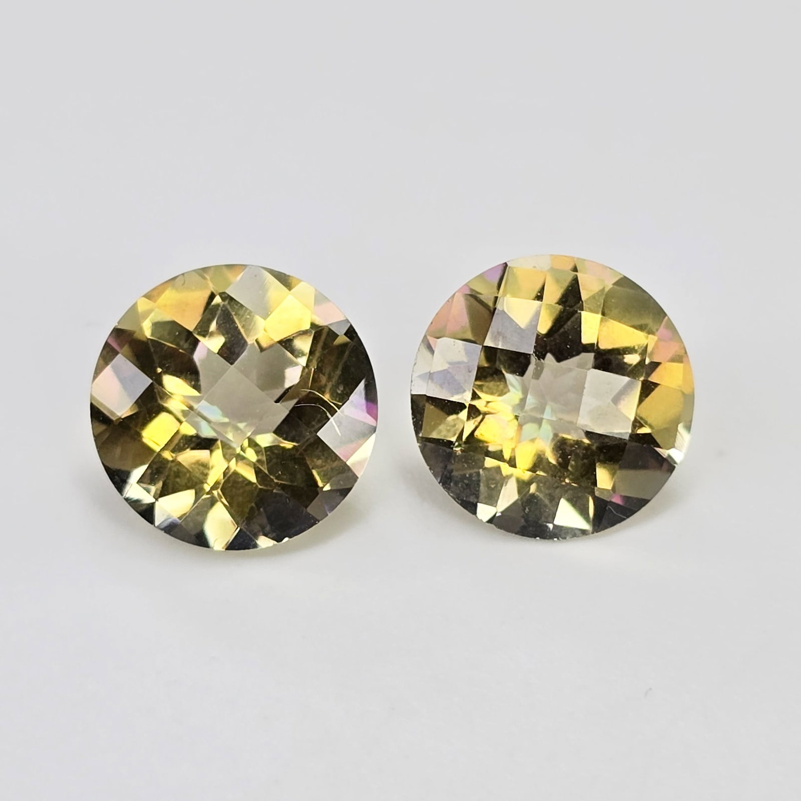 5.95 ct "Top Qulaity" Natural Yellow Mystic Quartz Pair: Gemstones: Natural Mystic Quartz /Carat Weights: 5.95 ct /Size or Dimensions: 10 X 10 mm /Treatment: Coated