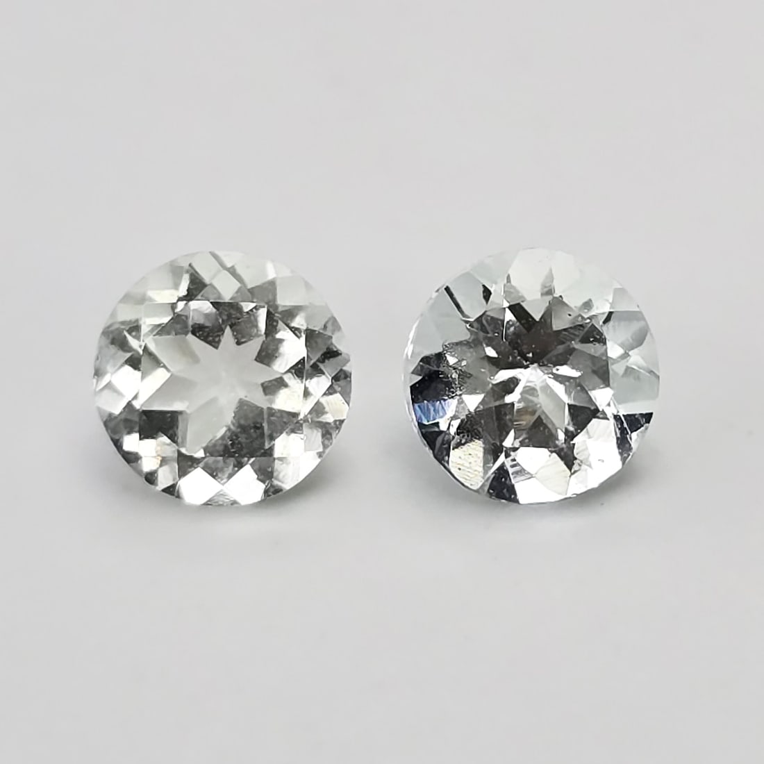 0.96 ct "Flawless" Natural Aquamarine Pair: Gemstones: Natural Aquamarine /Carat Weights: 0.96 ct /Size or Dimensions: 5 mm Approx /Treatment: Natural