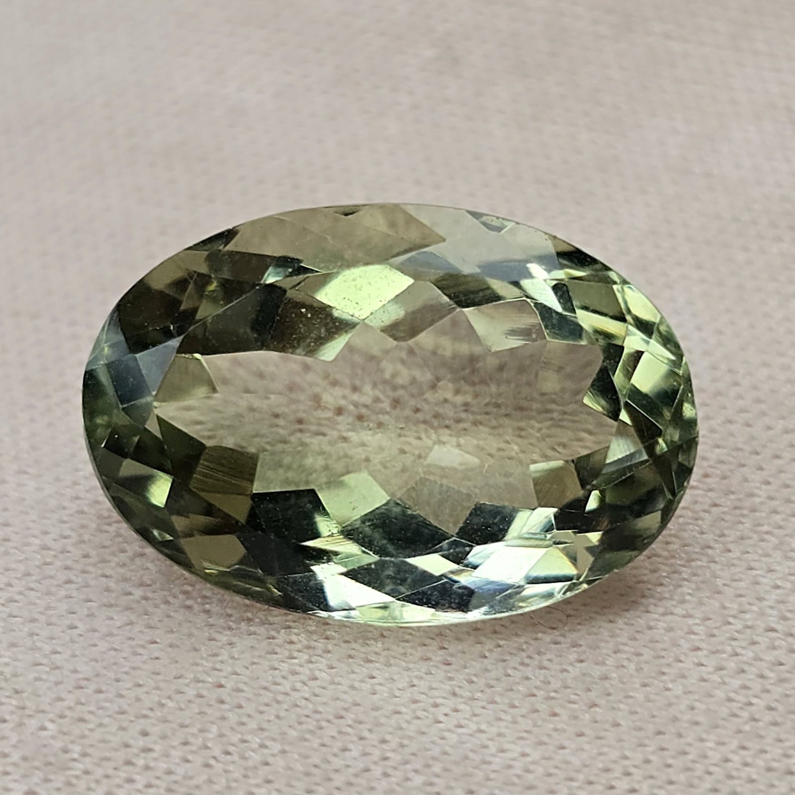 8.41 Ct "Top Quality" Natural Green Amethyst: Gemstones: Natural Green Amethyst /Carat Weights: 8.41 Ct /Size or Dimensions: 16 X 11 X 7.50 mm / Treatment: Heated