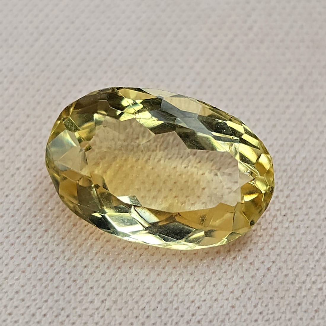 4.10 Ct Natural Citrine: Gemstones: Natural Citrine /Carat Weights: 4.10 Ct /Size or Dimensions: 12.70 X 8.50 X 6 X 4.60 mm