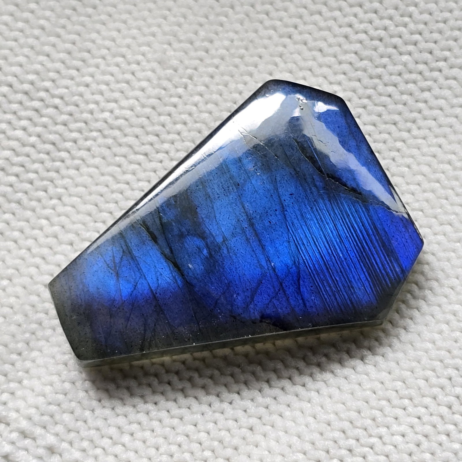 38.70 Ct Natural Blue Flash Labradorite (1 of 3)