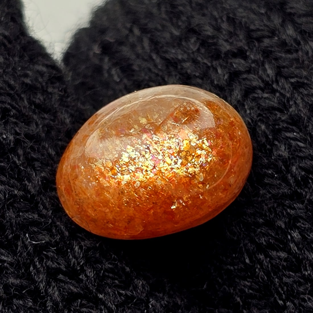 7.14 ct "Top Luster" Natural Sunstone: Gemstones: Natural Sunstone /Carat Weights: 7.14 ct /Size or Dimensions: 14 X 10 X 6.40 mm Approx