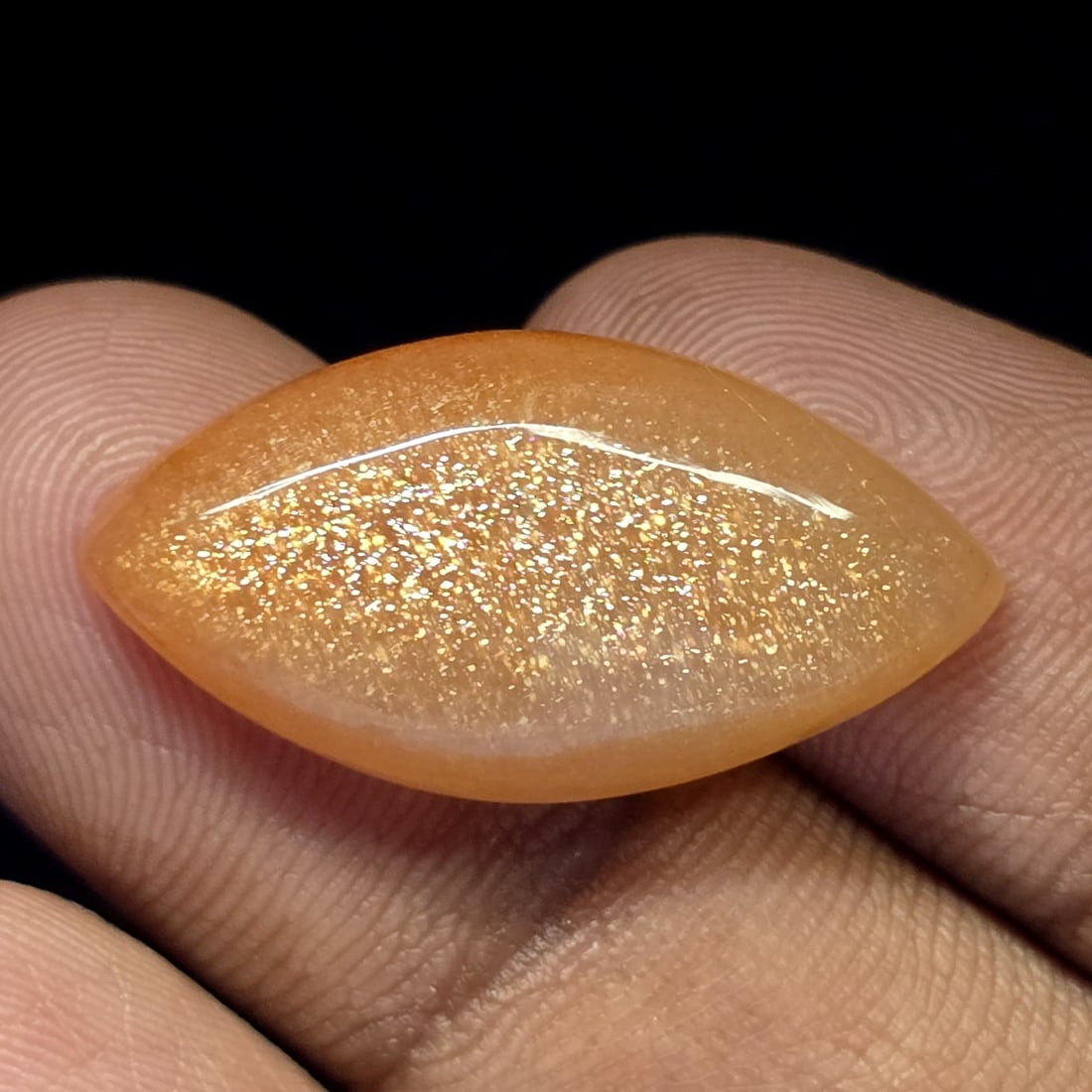 16.35 ct Natural Sunstone: Gemstones: Natural Sunstone /Carat Weights: 16.35 ct /Size or Dimensions: 27 X 14 X 6 mm Approx