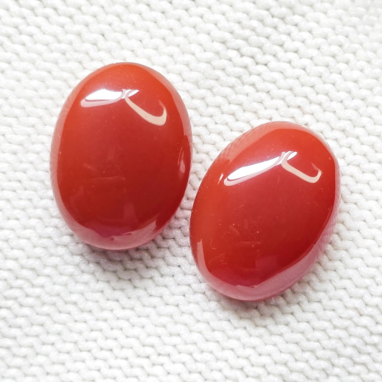 17.04 ct Natural Red Onyx Pair: Gemstones: Natual Onyx /Carat Weights: 17.04 ct /Size or Dimensions: 16 X 12 mm Approx