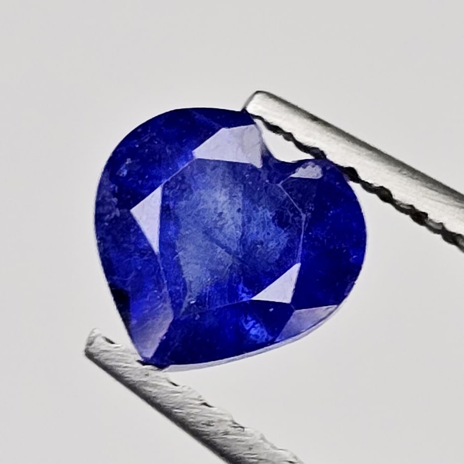 1.18 Ct Natural Blue Sapphire: Gemstones: Natural Sapphire /Carat Weights: 1.18 ct /Size or Dimensions: 6 X 6 mm /Treatment: Glass Filled