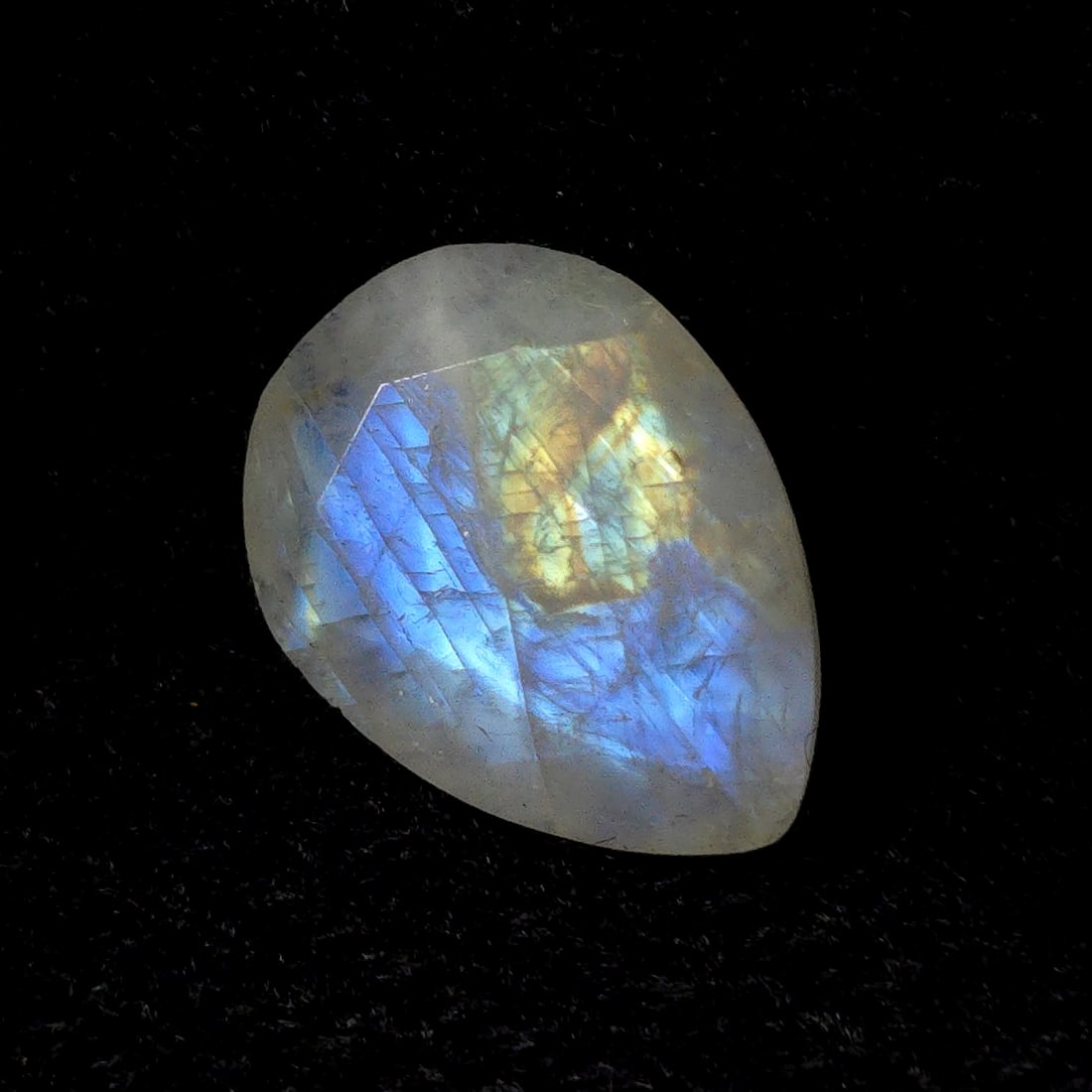 8.71 Ct Natural Royal Blue Moonstone Cut (1 of 3)