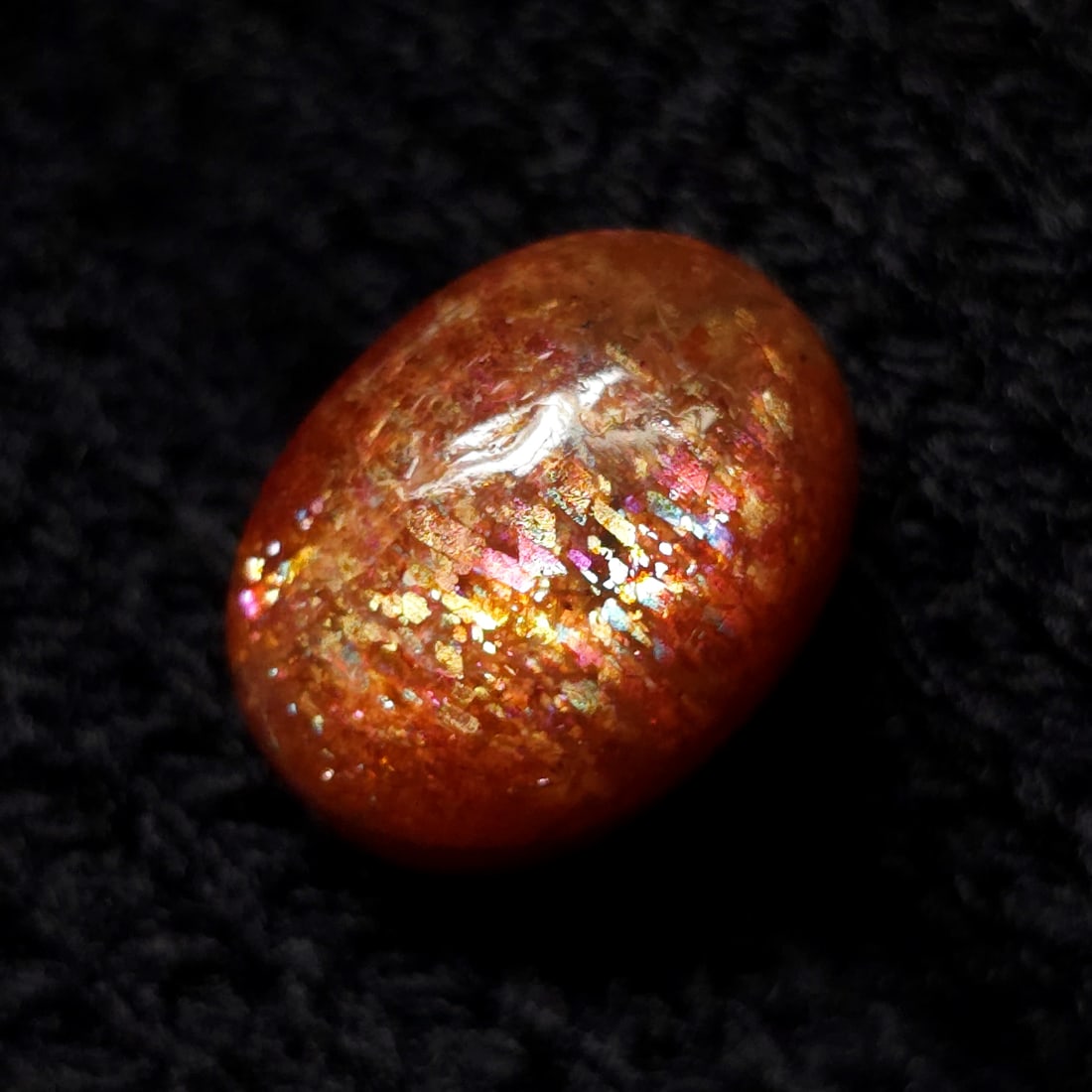 11.45 ct "Top Luster" Natural Sunstone: Gemstones: Natural Sunstone /Carat Weights: 11.45 ct /Size or Dimensions: 14.30 X 10.30 X 9 mm Approx