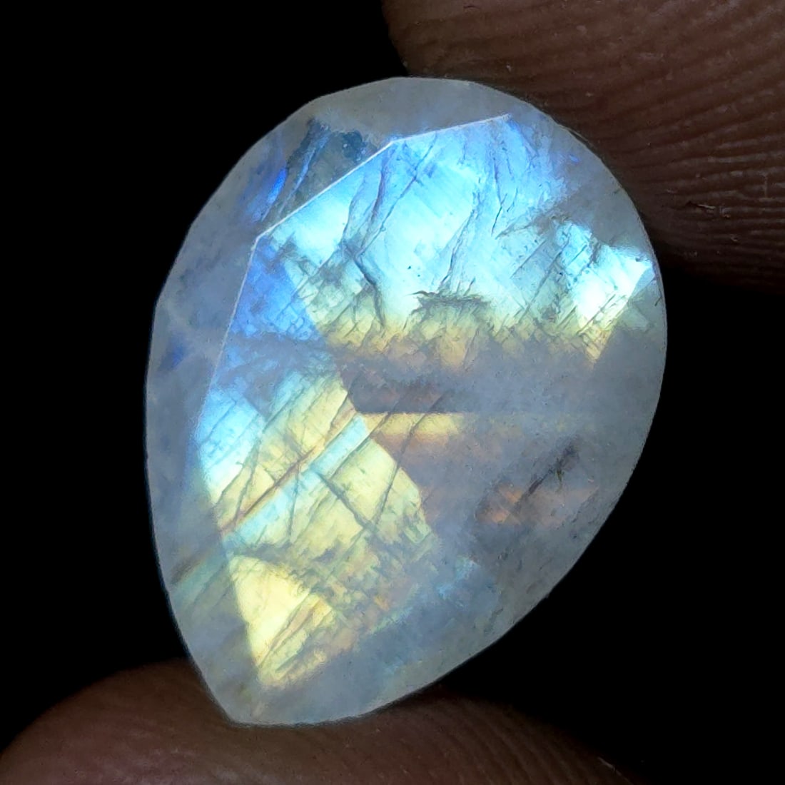 6.24 Ct Natural Royal Blue Moonstone Cut: Gemstones: Natural Blue Moonstone /Carat Weights: 6.24 Ct /Size or Dimensions: 16 X 12 X 6 mm