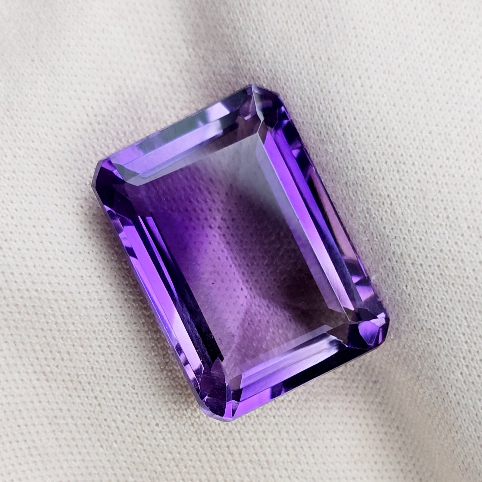 17.52 ct "Top Quality" Natural Purple African Amethyst (1 of 5)