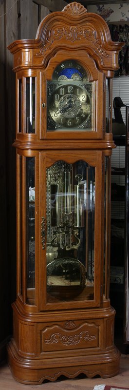37: Ridgeway Grandfather Clock, Model 394, Medium Oak C - May 19, 2007