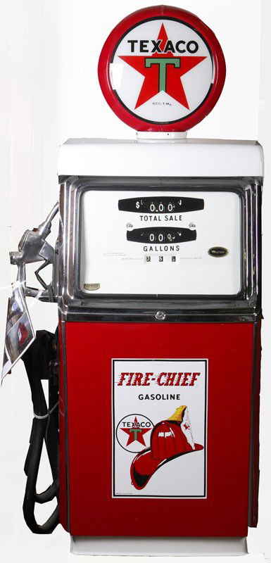 Collectors Texaco Fire Chief Gas Pump: Fully Restored in 2001, Circa 1950's, in Mint Condition. Provenance: Private Collection of Michigan Collector.