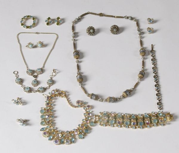 Very Fine Vintage 12 Pieces Of Rhinestone Jewelry