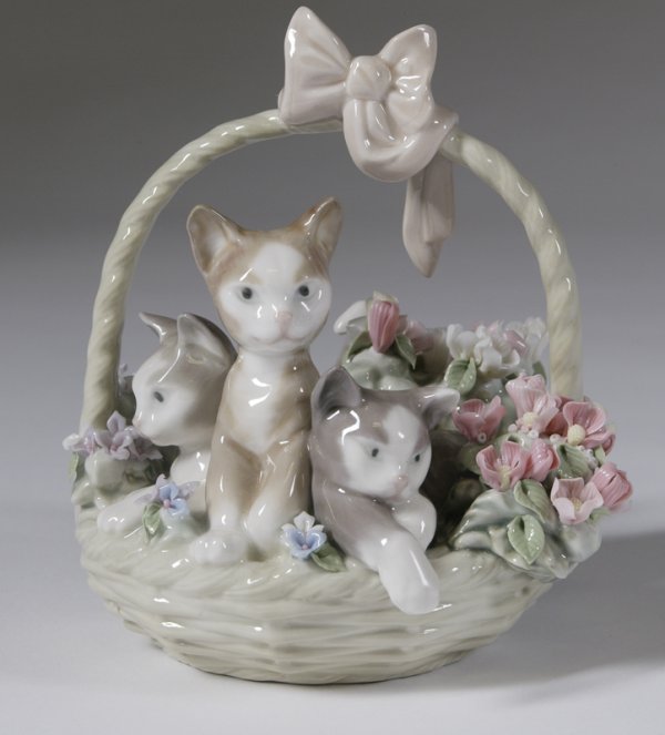 Lladro Basket Of 3 Kittens Figurine