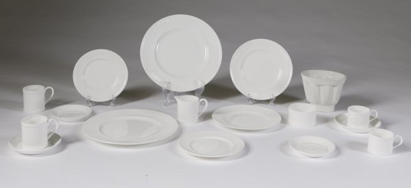 Nice 67 Piece Staffordshire Crown Dinner Set