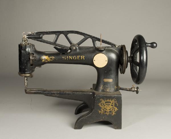 Antique Singer Treadle Sewing Machine 29-4