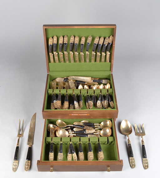 78: (76) Piece Siam Brass and Horn Flatware Set 78: (76) Piece Siam Brass and Horn Flatware Set