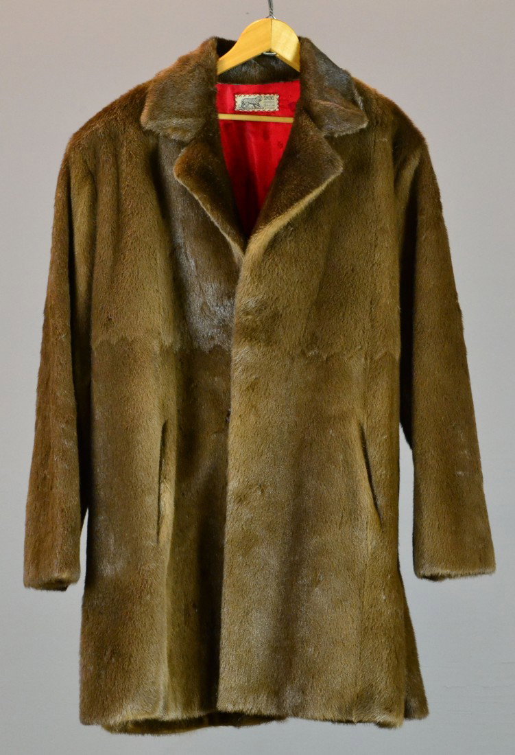 GENTLEMEN'S 3/4 LENGTH BEAVER OR MUSCRAT COAT: Possibly sheared beaver or muscrat, 3/4 length, with monogram to the inside of coat, 37" L sleeve length 24", Simons, Kashmir label, ca. 1950's.