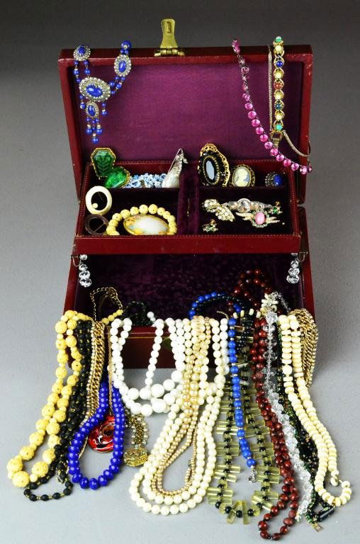 (40) Plus Pieces Costume Jewelry: To include Trifari, Coro, Freirich, Chinese bone necklace and bracelet, etc. a nice grouping. Circa early to mid 20th century.