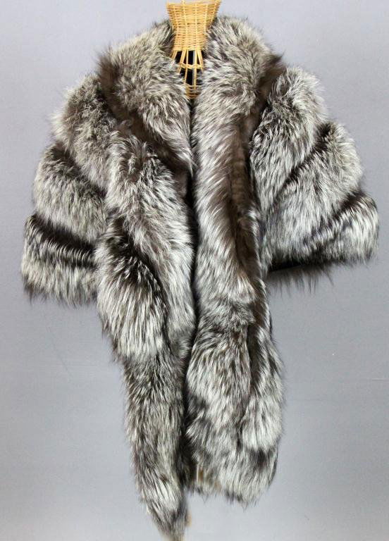 (2) Furs - Mink Short Coat & Fox Stole: Consisting of shortie mink coat in natural brown along with a varigated fox stole 75" L, good condition. Provenance: private collection of the late Wm. Stewart, VP of TWA (Trans World Airlines) in the