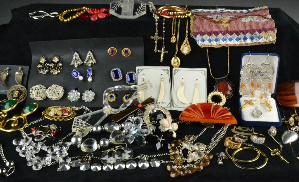 (50+) Pcs. Vintage Costume Jewelry: Consisting of necklaces, bracelets, earrings, beaded sampler, crystal cameo pendant, Krementz opal locket, opal pendant, Indian claw jewelry, along with L.S. Co. goldfilled cameo pendant, largest is 1