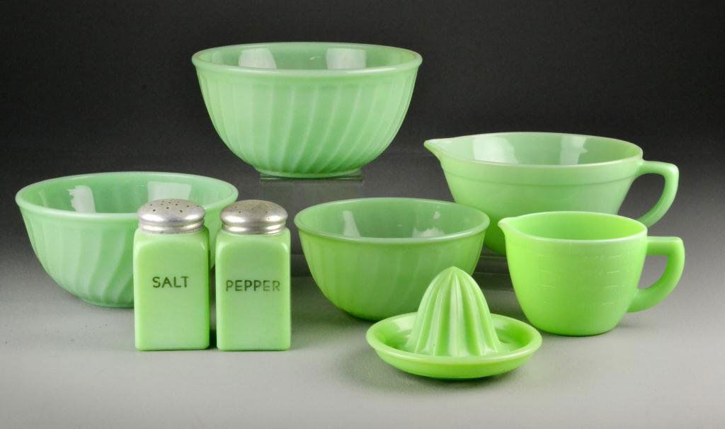 (8) Fire King & McKee Jadeite: Consisting of three large mixing bowls, mixing jug, salt and pepper shakers along with orange juicer, circa mid-20th century, good condition. Private collection of an Oxford, Michigan lady.