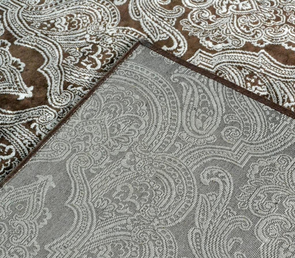 Paisley Motif Area Rug - 3