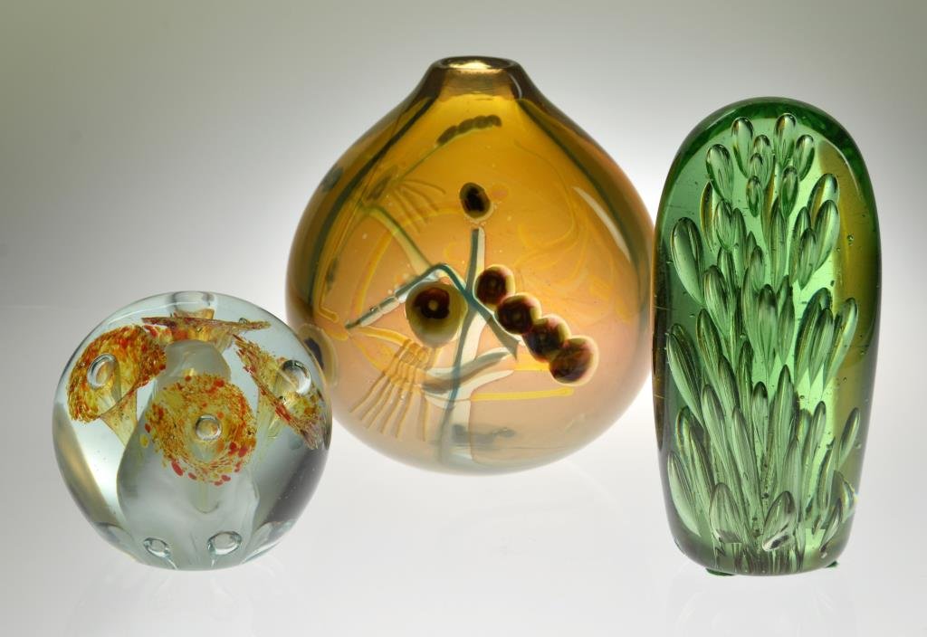 (3) Pieces American Art Glass: To include a bulbous vase by Robert William Bartlett dated 1975, an oblong paper weight unsigned, and an Atlanta Glass paperweight, with internal decoration, largest is 5.5"H, a nice grouping. Provena