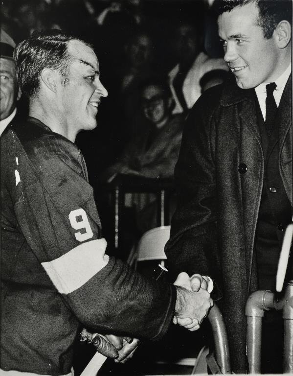 (2) Signed Gordie Howe & Ingemar Johansson Cards: To include signed index cards by hockey great Gordie Howe & Ingemar Johansson (1932 - 2009) World Heavyweight Boxing Champ, with a glossy photograph of Howe & Johansson, Certificate of Authenticity pr