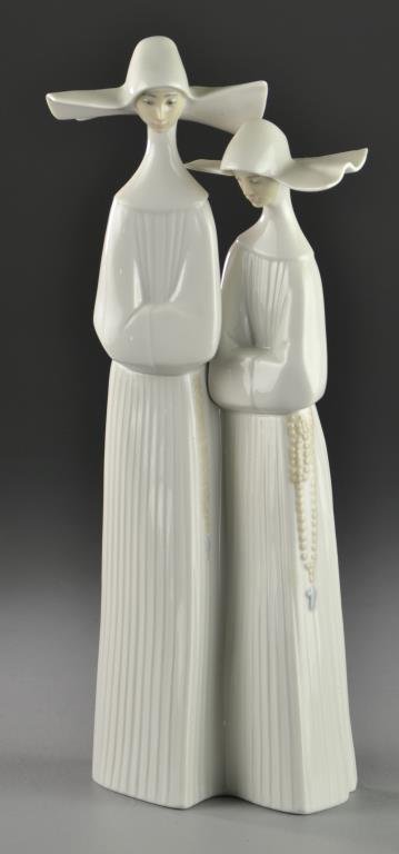 Lladro "Nuns" Figurine: No. 4611, measures 13.5"H x 5"W. Excellent condition.