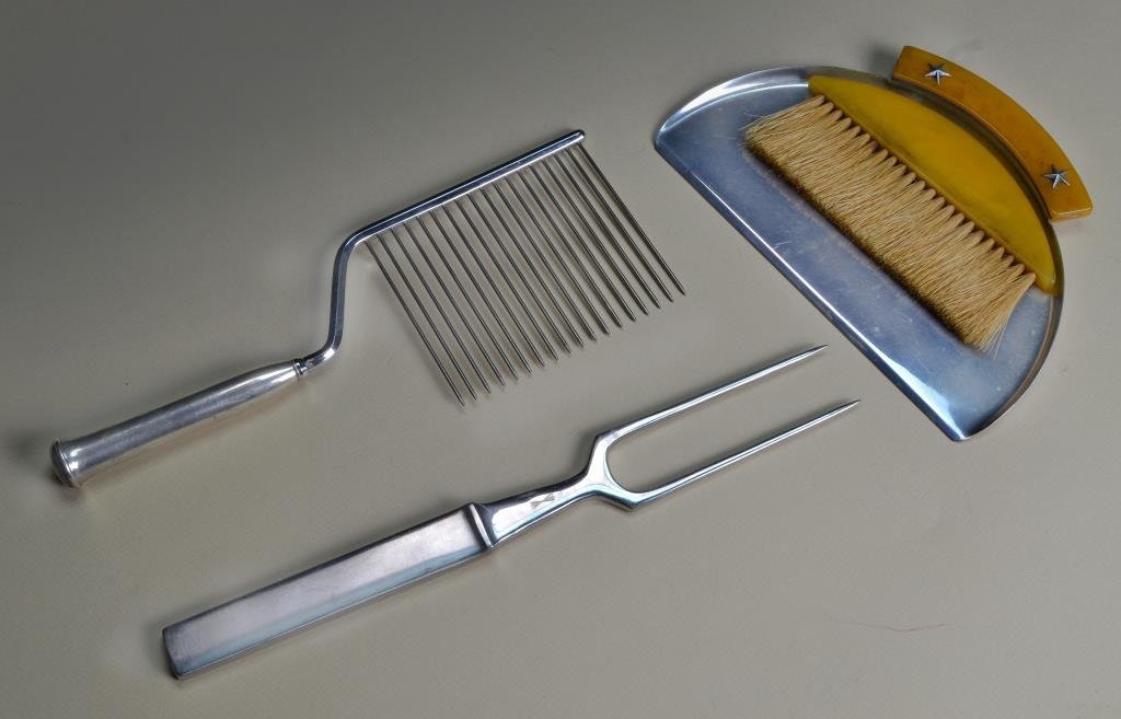 (3) Pcs. American & Italian Sterling & Stainless Steel: To include a Schneider-Toledo sterling silver handled cake breaker, handle marked "925 Sterling", together with an Etco Italian stainless steel meat fork, and a Chase U.S.A. crumber having polygonal s