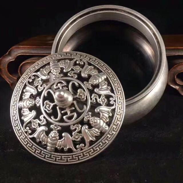 A XUANDE MARK SILVER CENSER WITH DRAGON CARVING: Time Ming Dynasty / Diameter 3.54 in / Height 3.15 in