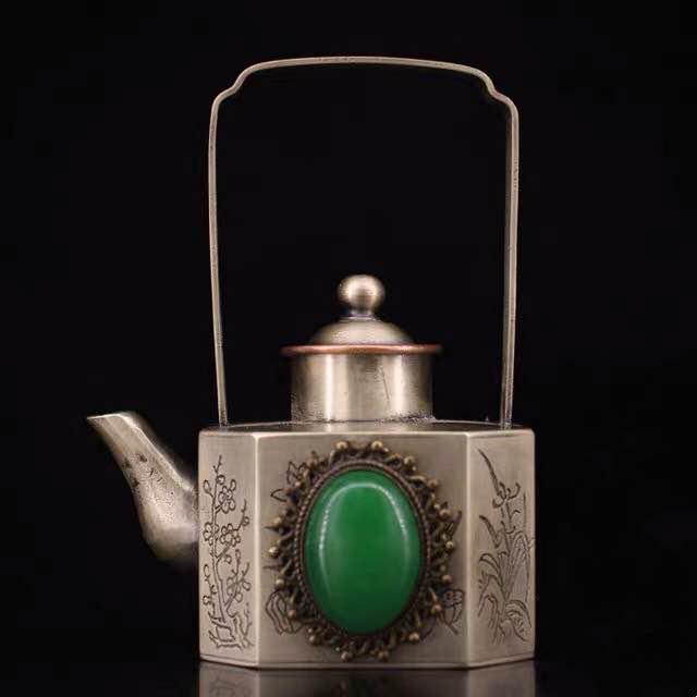 A COPPER GILT SILVER POT INLAID WITH JADE: Time: Qing Dynasty 17-19 Century / Weight 174g / Height 3.94 in / Width 2.95 in