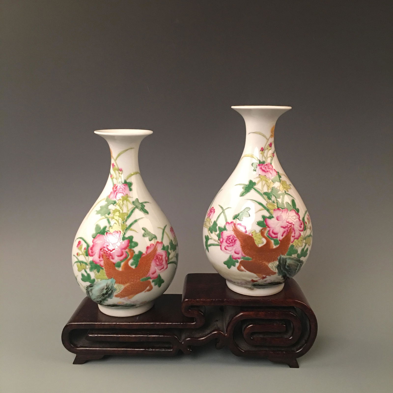 Chinese Pair of Famille Rose Bird Vase YongZheng Mark (1 of 6)