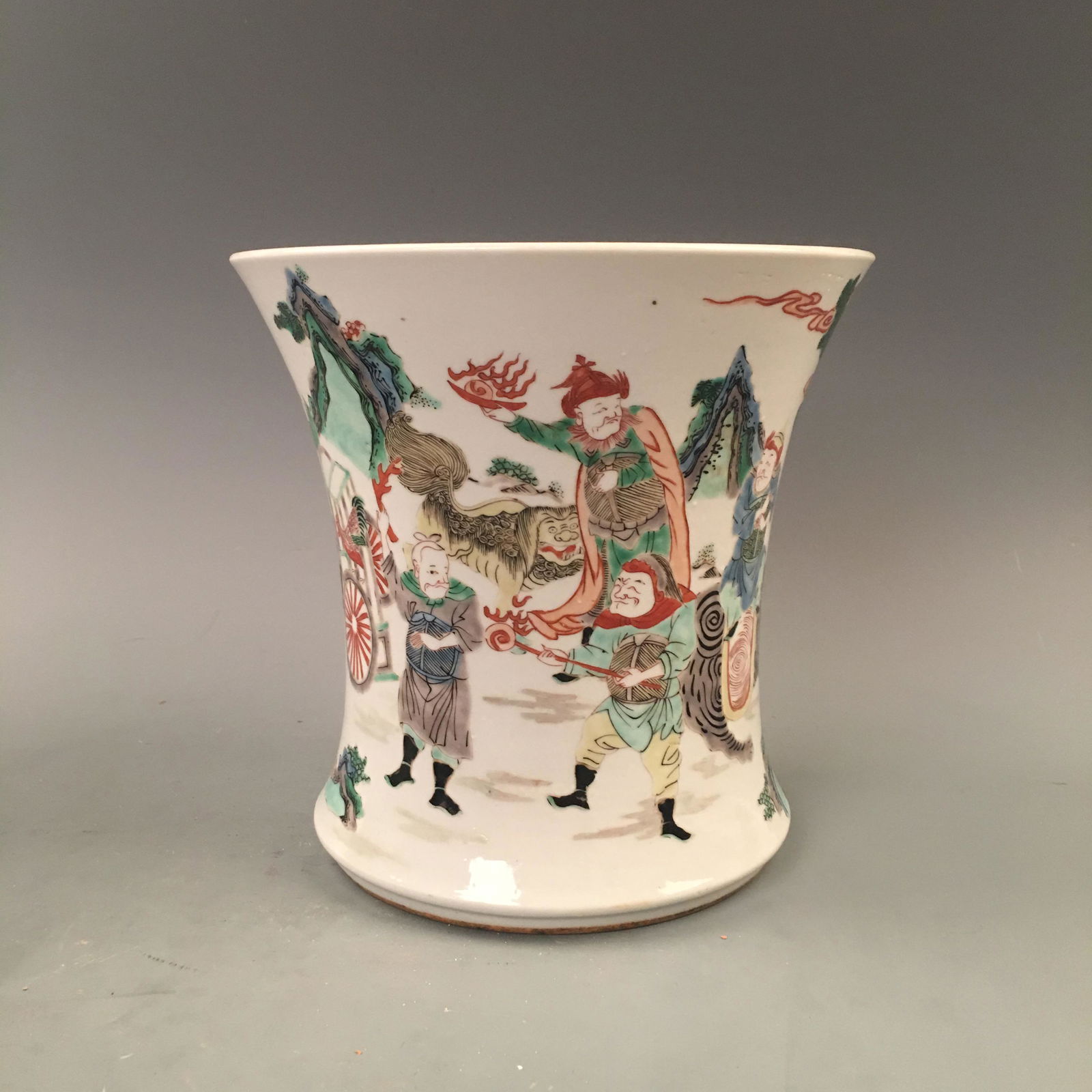 Chinese Wucai Brush-pot with Kangxi Mark (1 of 6)