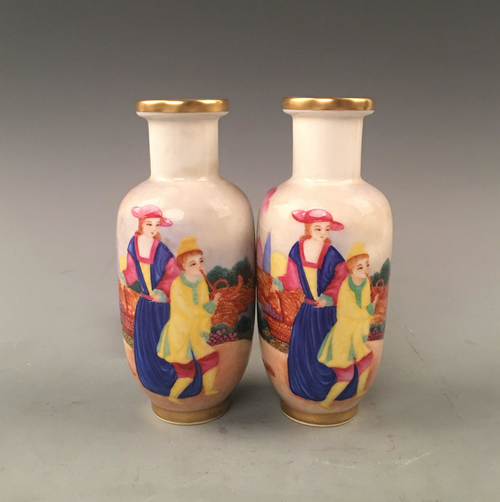 Chinese Pair of Enamel-Colored Vase with Yongzheng Mark (1 of 6)
