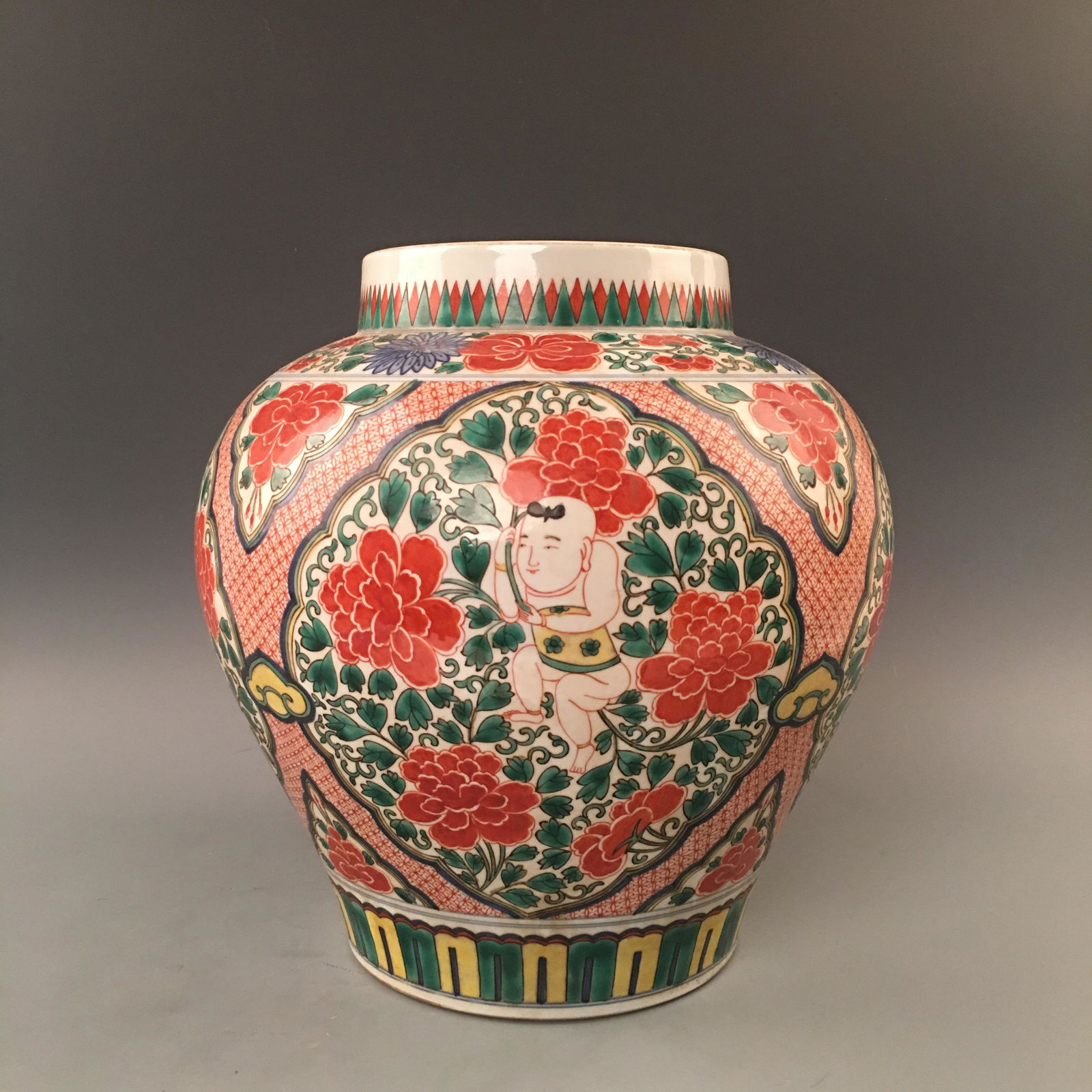 Chinese Wucai Red Flower Jar (1 of 5)