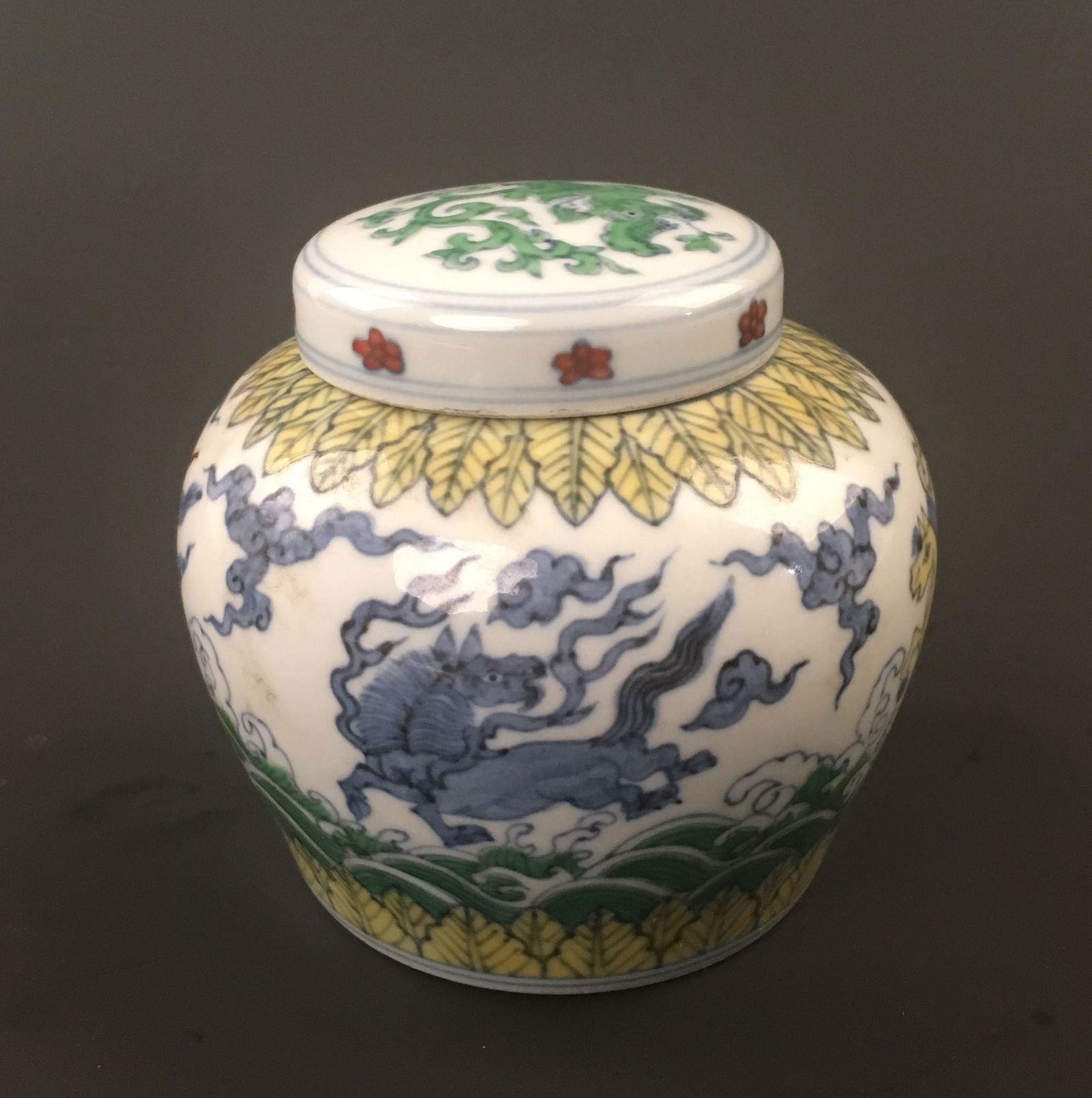 Chinese Doucai  'Tian' Mark Small Jar (1 of 6)